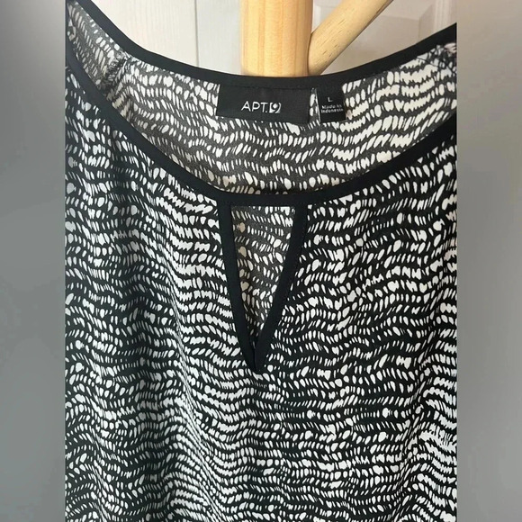 Apt 9 Shoulder Blouse Size Large - Picture 5 of 6